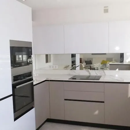 Palais De La 233 * Sainte-Maxime