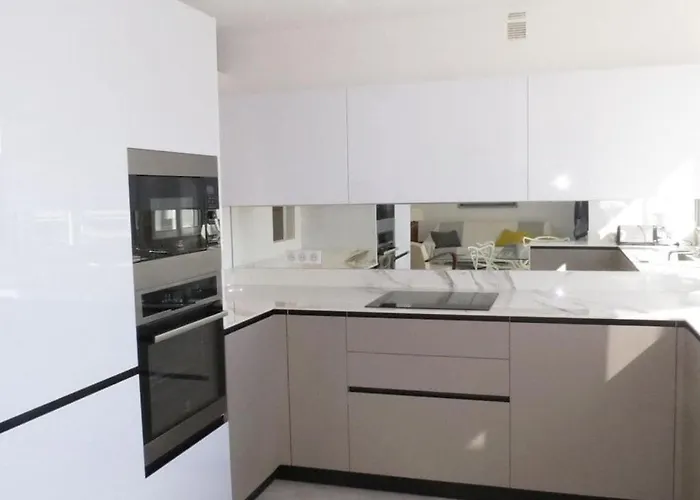 Palais De La 233 * سانت ماكسيم