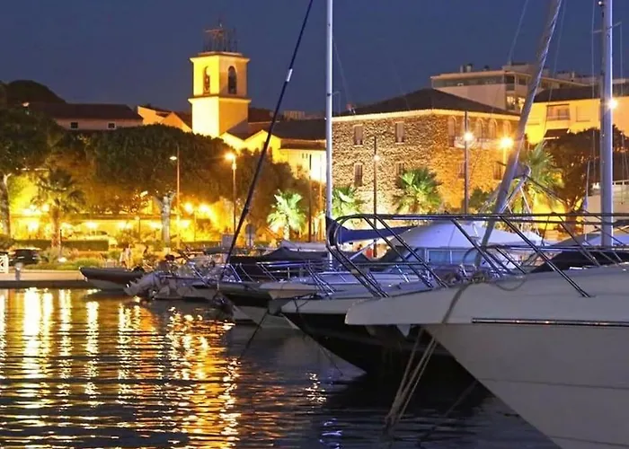 Palais De La 233 * سانت ماكسيم